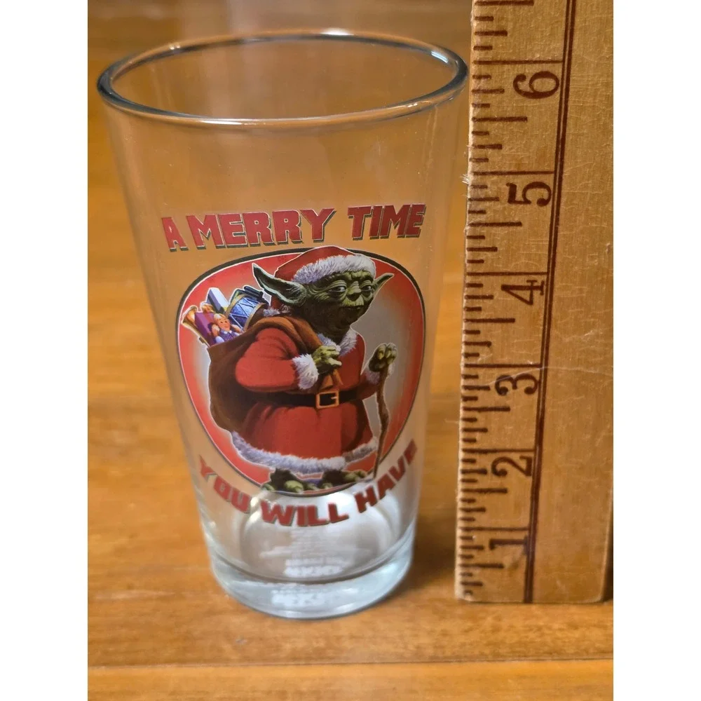 Star Wars Yoda Santa Christmas Pint Glass 16oz Silver Buffalo WRSW130862072022